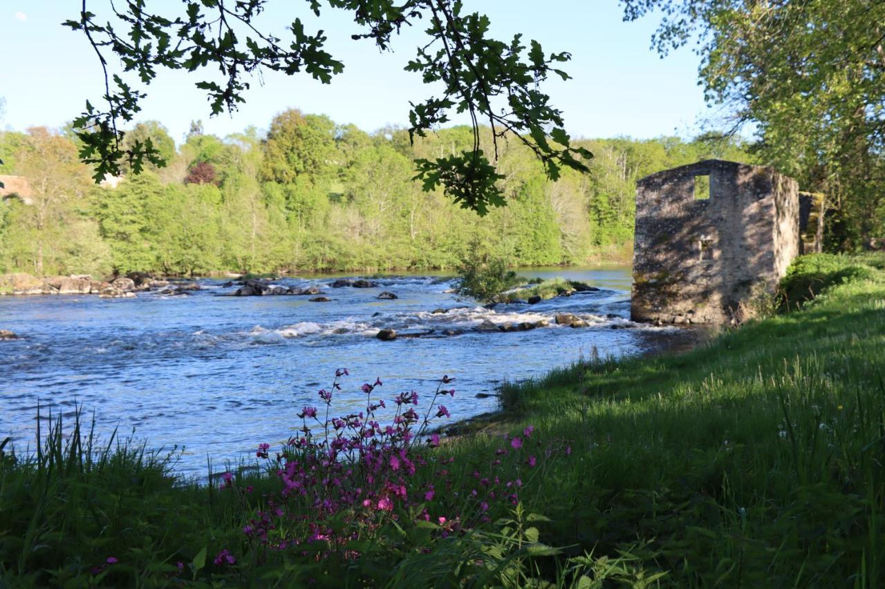 Manot Vacances - Gites En Bord De Vienne Exteriör bild